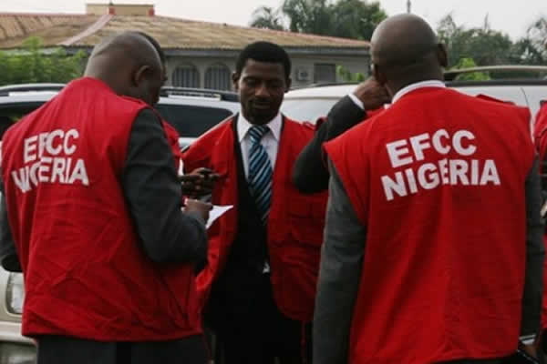 Two Lebanese arrested for attempting to smuggle ‎N338m out of Nigeria
