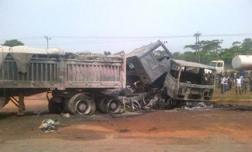 ‎Two women killed, 6 injured as trucks collide with bus in Lagos