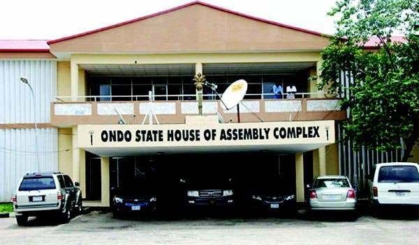Thugs scuttle‎ resumption of suspended members of Ondo House of Assembly ‎  ‎