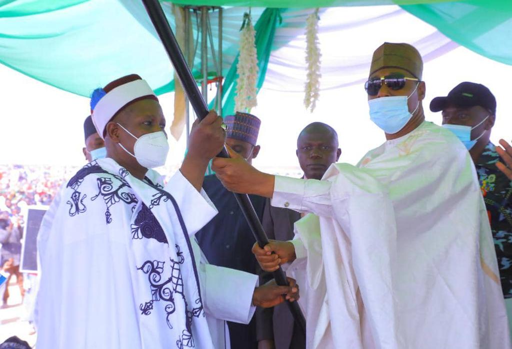 Zulum presents staff of office to Emir of Biu