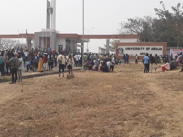 UniAbuja students protest against increment of school fees‎